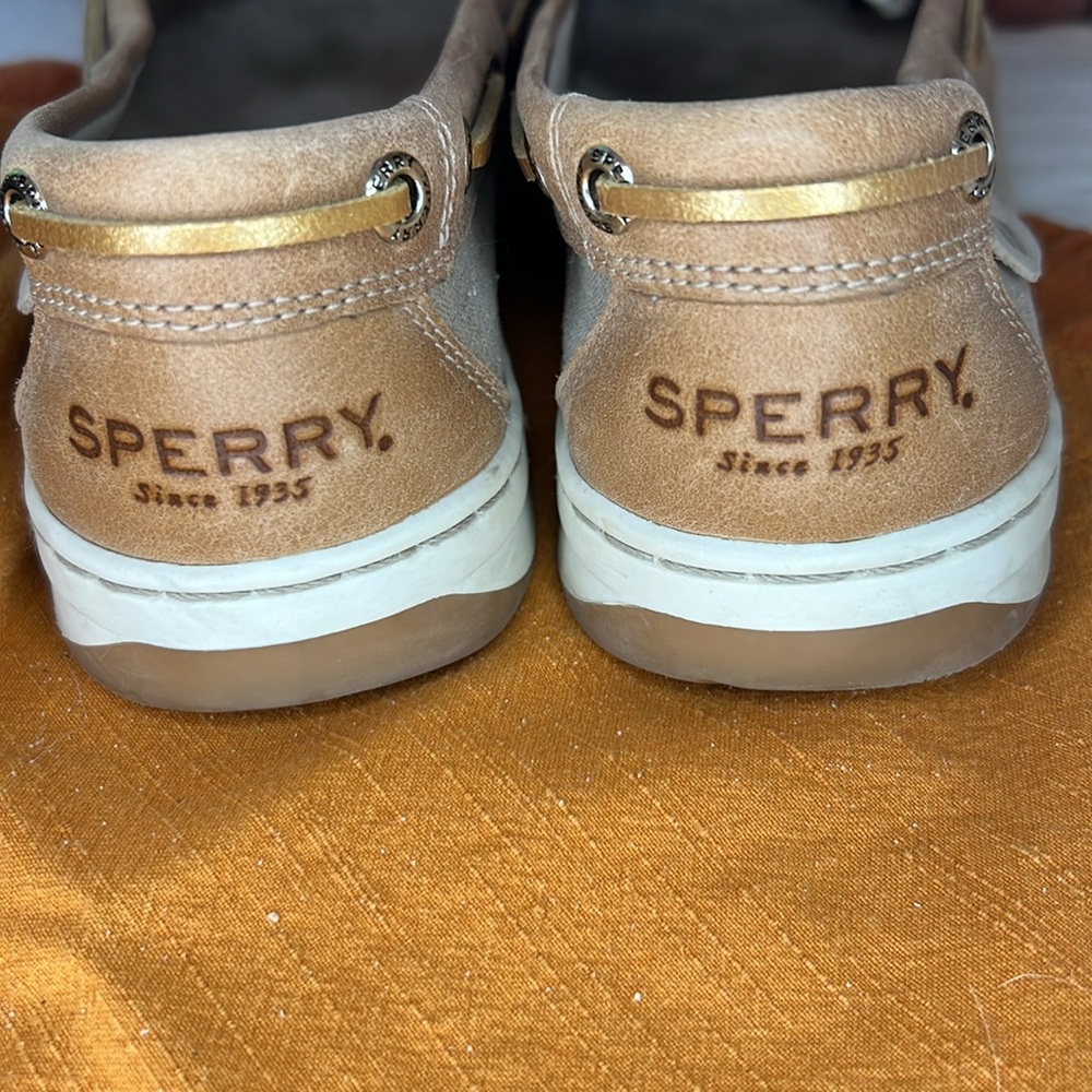 Sperry boat shoes. Size 9 tan and gold.